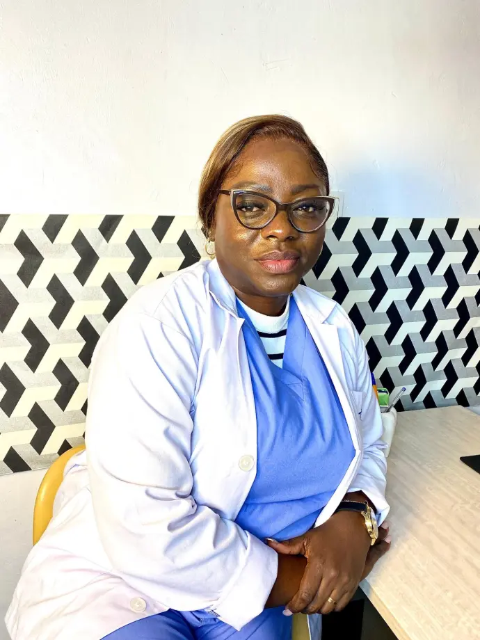 legela nana medecin dentiste en rdc au cabinet dentaire du golf cdg
