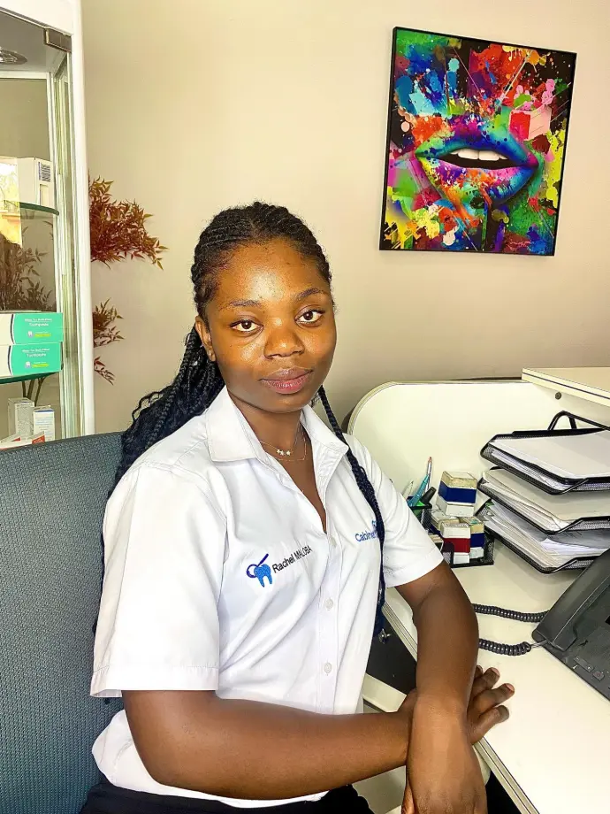 maloba rachel assistante d&#39;accueil au cabinet dentaire du golf cdg